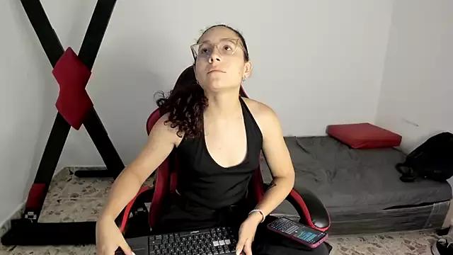 Lina_LatinGirl from StripChat is Freechat