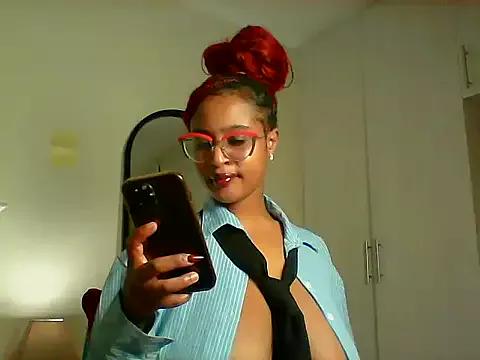 lina_pretti from StripChat is Freechat