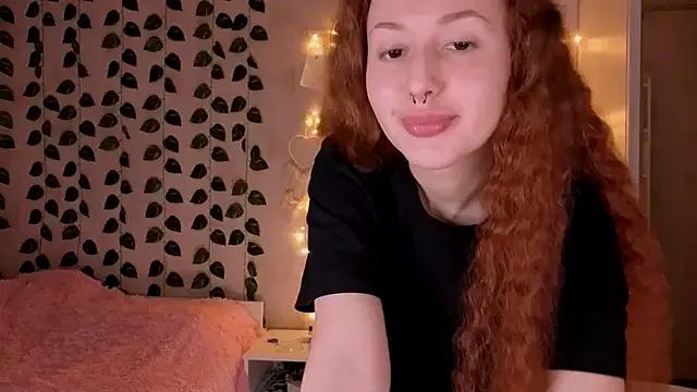 Lina_red_xxx from StripChat