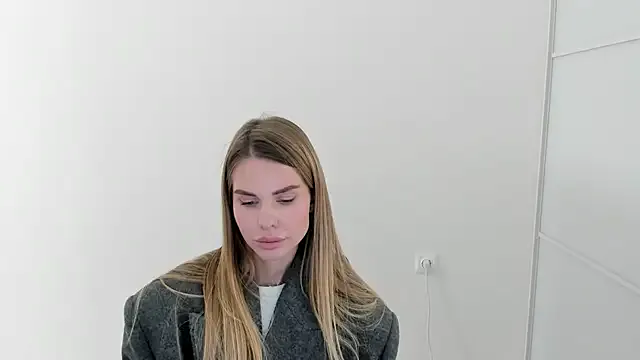 LinaBey from StripChat is Freechat