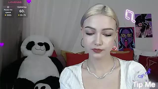 Try our streaming cams variety and talk on a personal level with our adorable girls streamers, showing off their bountiful shapes and dildos.