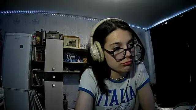 LinaLoveLover from StripChat is Freechat