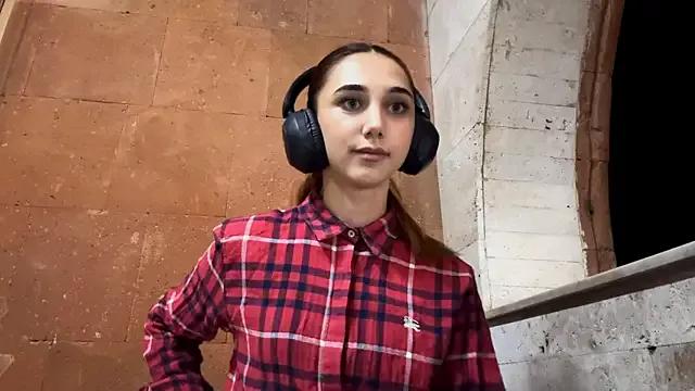 LinaMour from StripChat is Freechat
