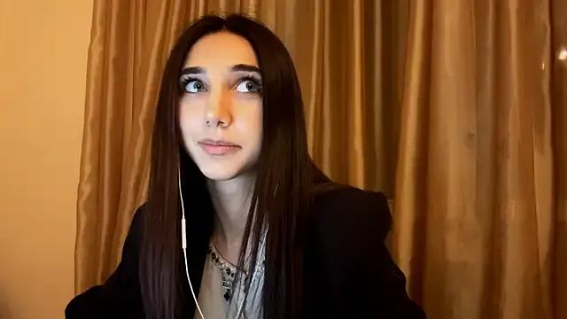 LinaMour from StripChat is Freechat