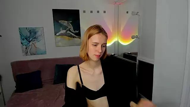 Linapuff from StripChat is Freechat