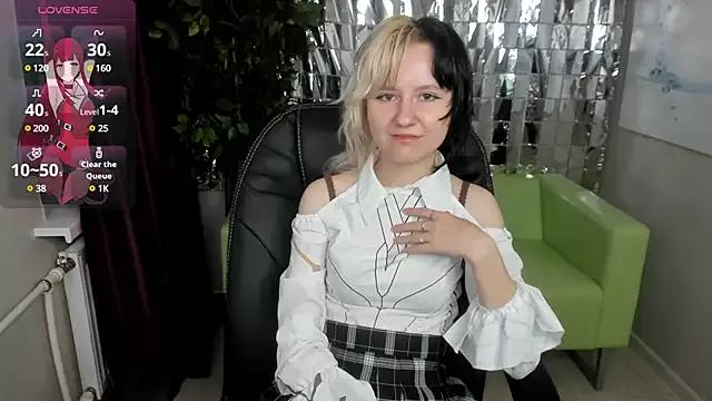 LinaVeritas from StripChat is Freechat