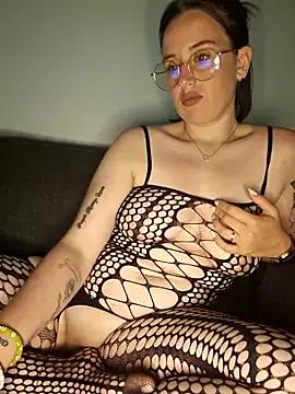 Lindsay_00off from StripChat is Freechat