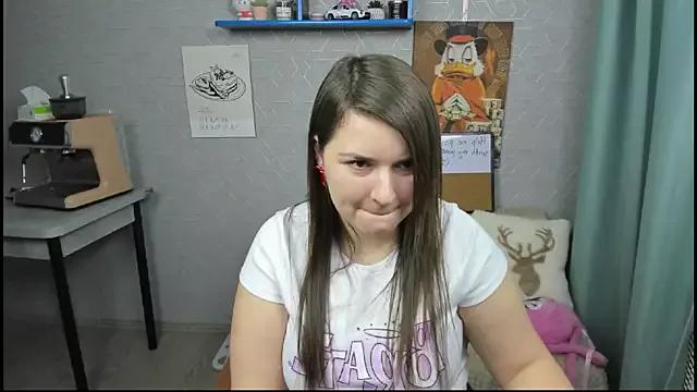LineraPitts from StripChat is Freechat