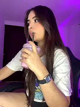 Linna_Cam on StripChat 