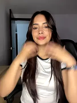 Linna_Cam on StripChat 