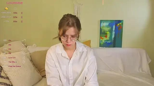 LinnGee from StripChat is Freechat