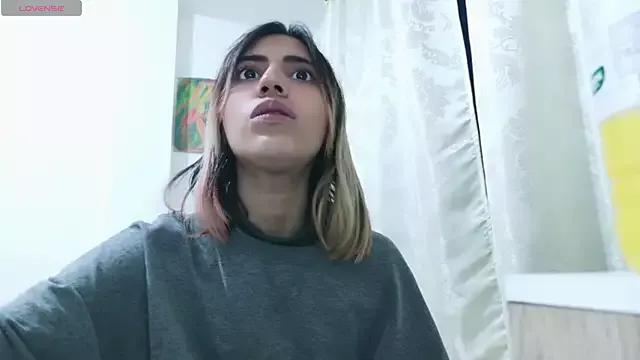 linnie_ from StripChat