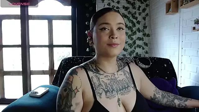 LiraSonnett from StripChat is Freechat