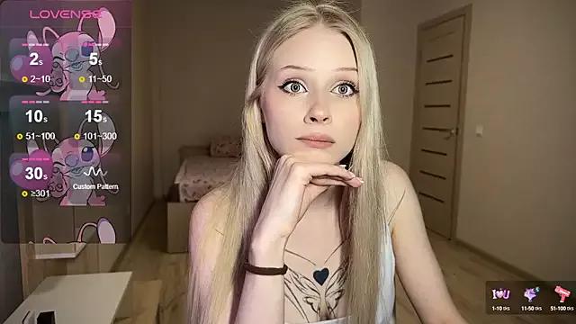 lisa_barbie from StripChat is Freechat