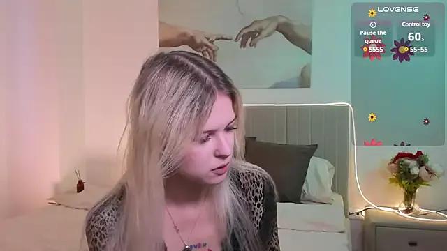 Try our streaming cams variety and talk on a personal level with our adorable girls streamers, showing off their bountiful shapes and dildos.