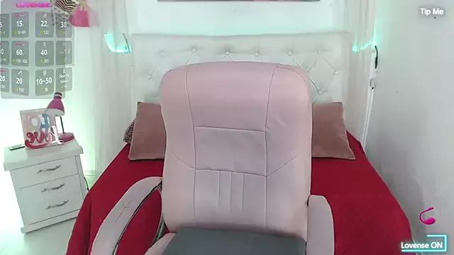 Lisa_Louis from StripChat is Freechat