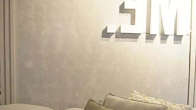 Lisa_roux from StripChat is Freechat