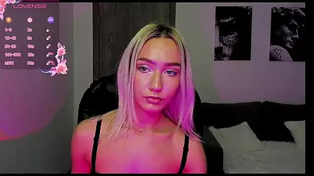 Try our streaming cams variety and talk on a personal level with our adorable girls streamers, showing off their bountiful shapes and dildos.