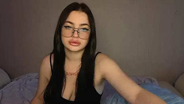 LisaAndDenis from StripChat is Freechat