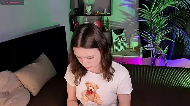 Try our streaming cams variety and talk on a personal level with our adorable girls streamers, showing off their bountiful shapes and dildos.