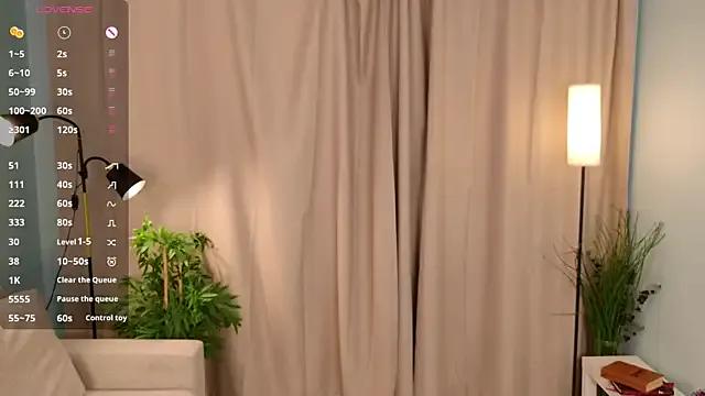 lisabaus from StripChat is Freechat