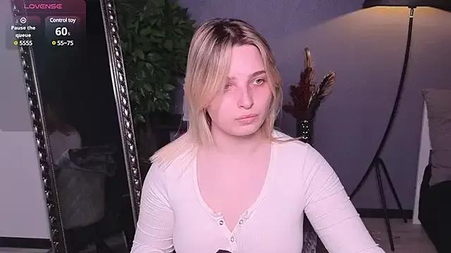 LisaBenner from StripChat is Freechat