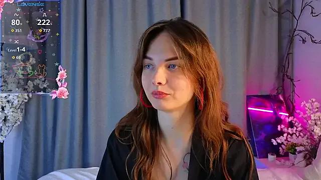 LisaDrake from StripChat is Freechat