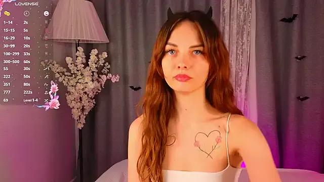 LisaDrake from StripChat is Freechat