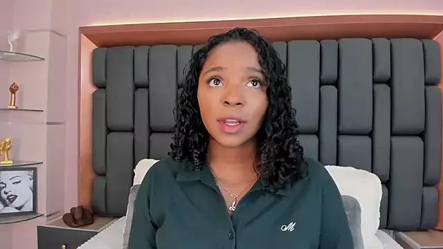 LisaMendez from StripChat is Freechat