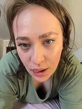 LisaSquirtfist from StripChat is Freechat