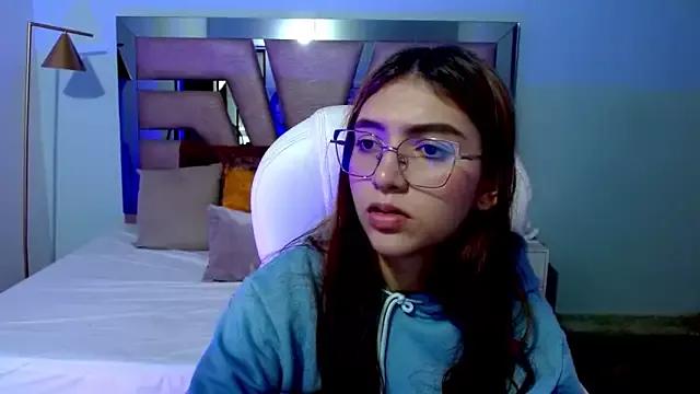 liseth_fox from StripChat is Freechat