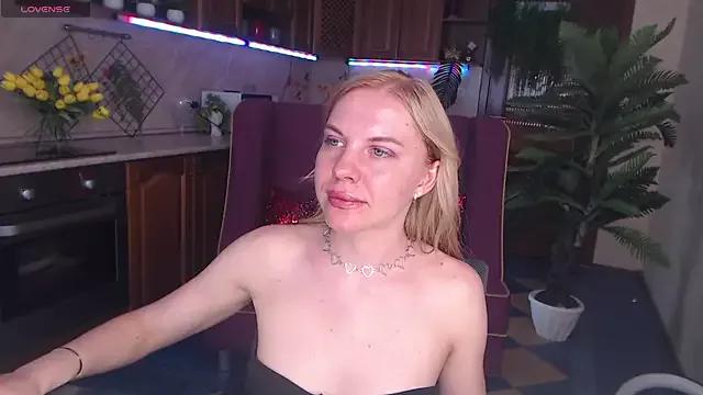 LiSinDoll from StripChat is Freechat