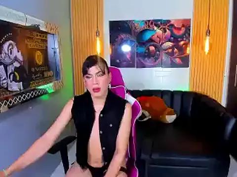 Try our streaming cams variety and talk on a personal level with our adorable girls streamers, showing off their bountiful shapes and dildos.