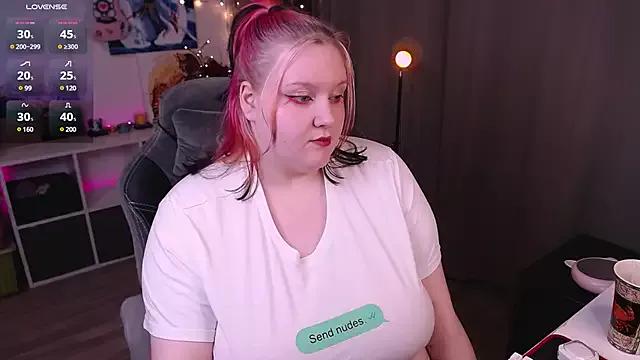 Try our streaming cams variety and talk on a personal level with our adorable girls streamers, showing off their bountiful shapes and dildos.