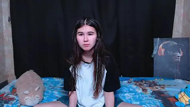 Litle_owl from StripChat