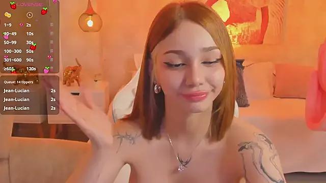 LITTLE-VIVI from StripChat