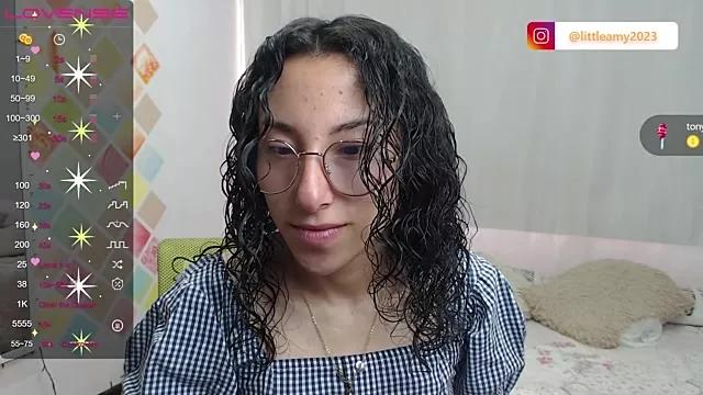 little__amy_ from StripChat