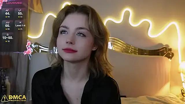 little__emily from StripChat is Freechat