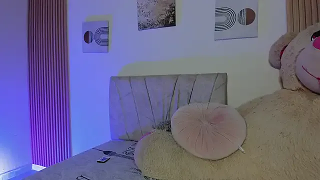 little_emiily_ from StripChat is Freechat