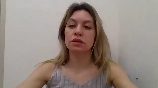Little_Milf_5 on StripChat 