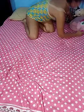 little_onixx from StripChat is Freechat