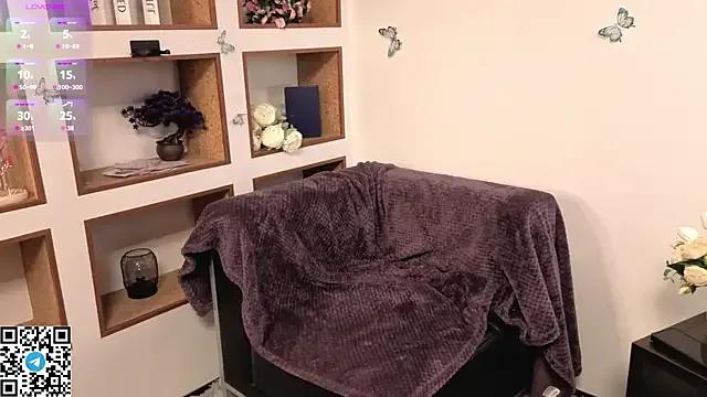 Try our streaming cams variety and talk on a personal level with our adorable girls streamers, showing off their bountiful shapes and dildos.