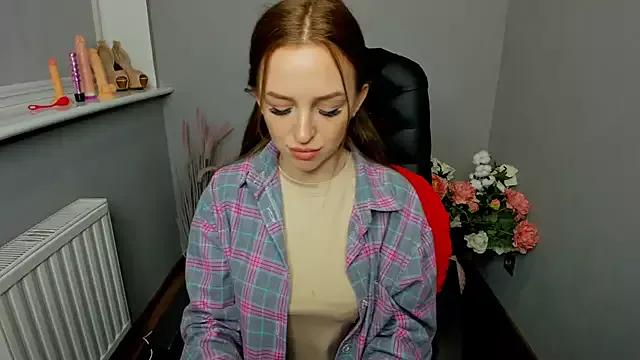 Little_Sandra from StripChat is Freechat