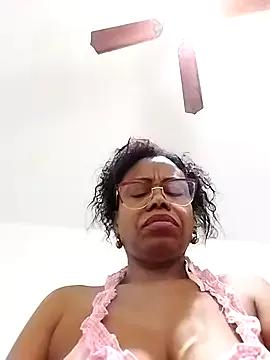 littlebrunett from StripChat