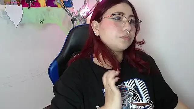 littlee_red from StripChat is Freechat