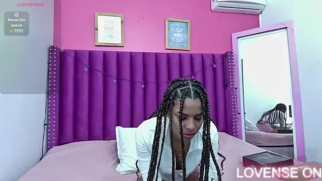 littleebonny from StripChat
