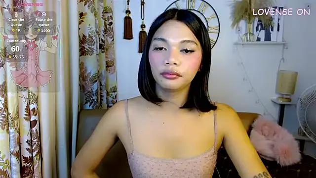littleFairyLian from StripChat is Freechat