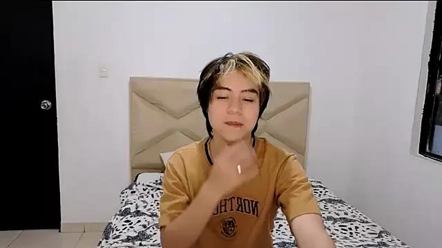 LittleKiioTatsuki from StripChat