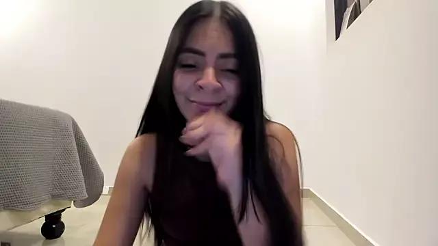 Littlekittenn98 from StripChat