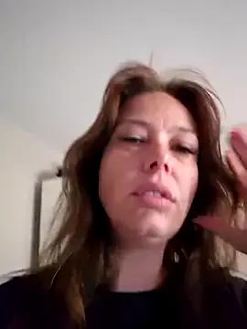 littleladyshelly from StripChat is Freechat